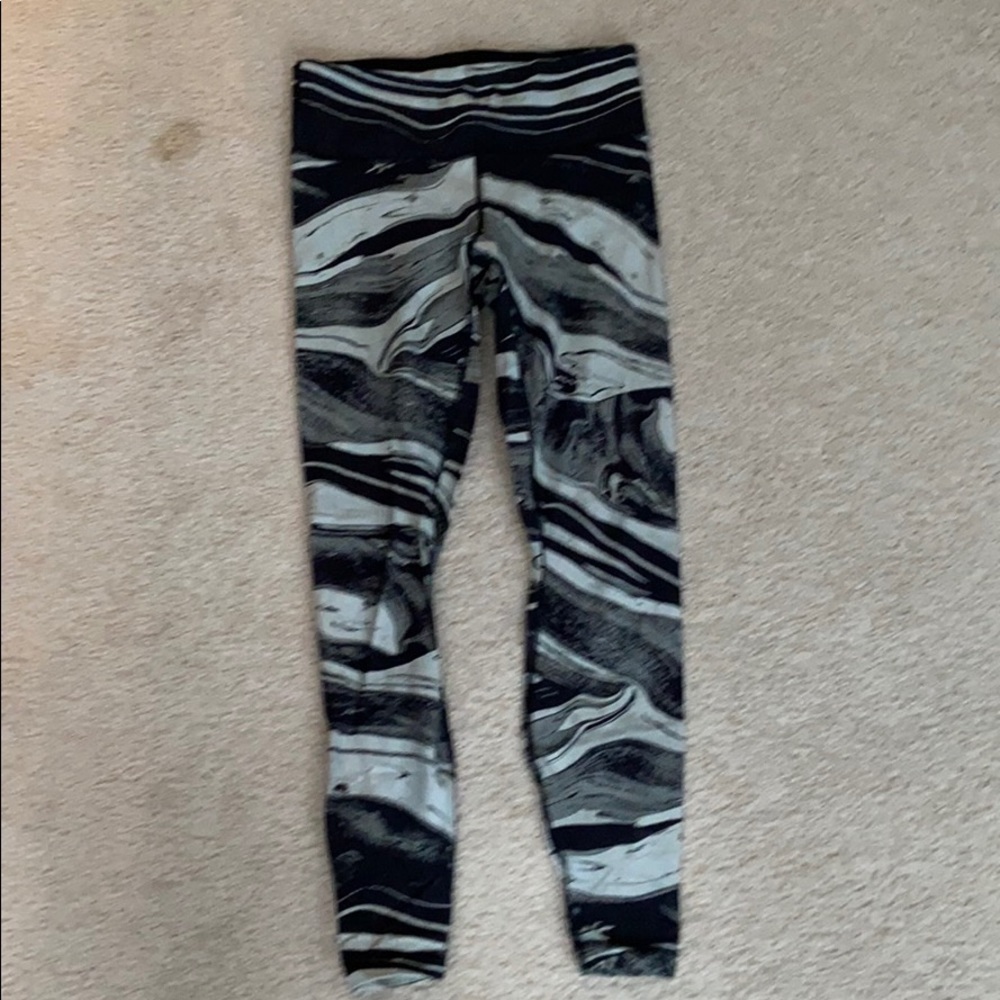 Lululemon leggings size 8